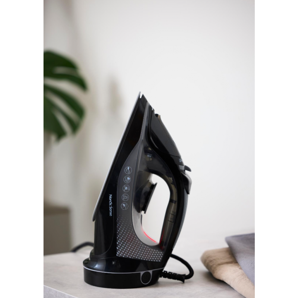 Nordic Sense Ledningsfrit dampstrygejern 